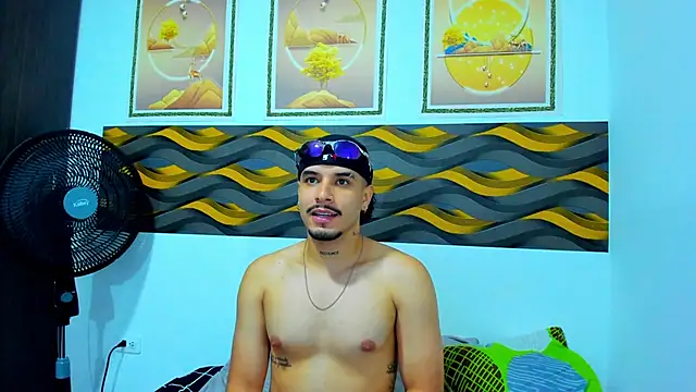 Leon_Hotx Chat XXX in diretta