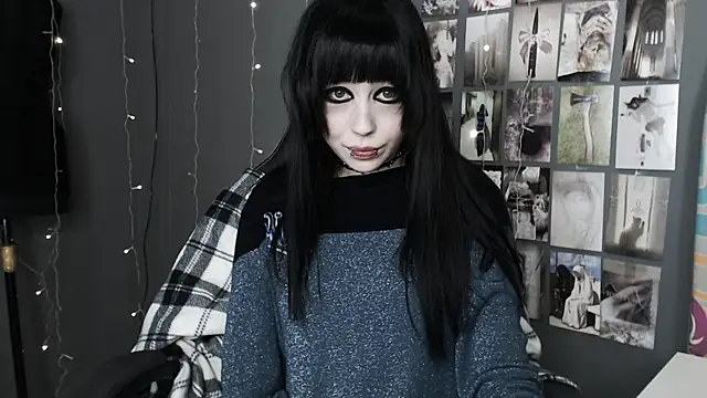 lucy8bit's Webcam Show