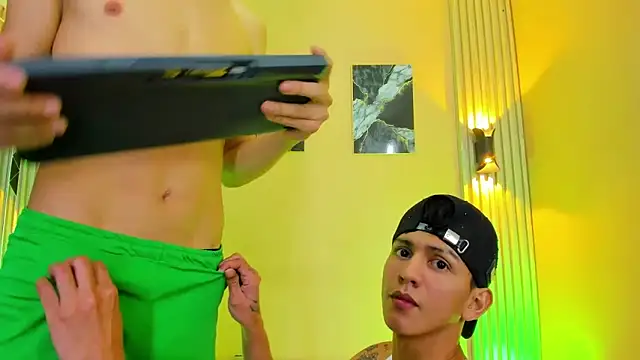 Marcus_and_Tony Pertunjukan Webcam