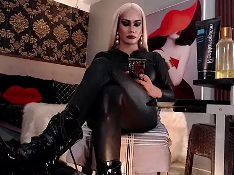 RhondaFlirtyDOM's Webcam Show