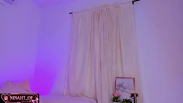 ninaht's Webcam Show