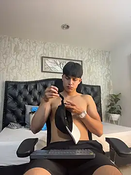 Chat +18 de Lander_Cruz ao vivo