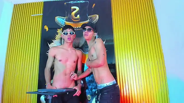 Guys_Latino_Hot's Webcam Show