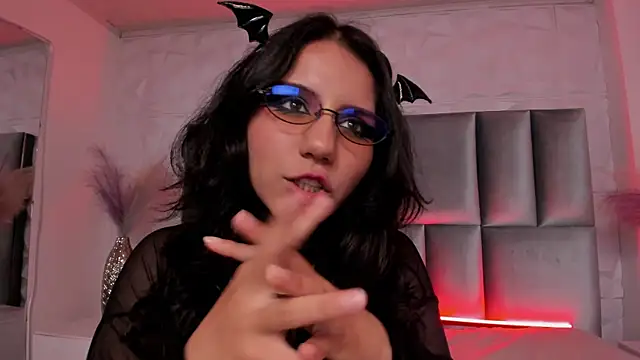 Czat XXX na żywo – HollyPeach