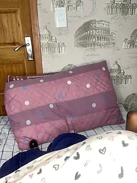 XXX chat uživo modela Bellabootie