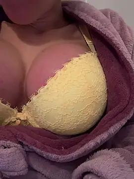 Chatroom XXX en direct de F3ckd0lllucy