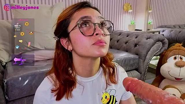 Chat +18 de MilleyJones ao vivo