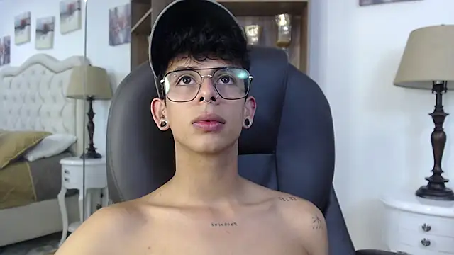 Ibratxandyn Live XXX chat