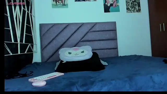 XXX chat uživo modela KARINNA__RAVEN