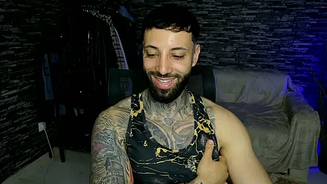 دردشة MasculineGuy99 الجنسية المباشرة