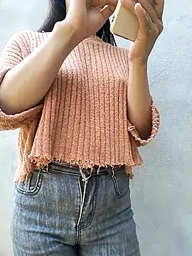 Zoe-Zoee Show in webcam