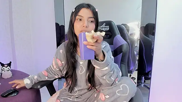 sofi_soft_ live XXX chat