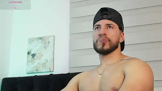عرض كام Thiago_Hill