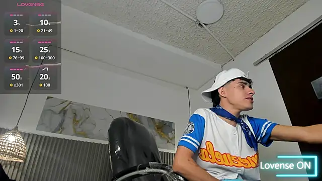 Dyla_n18 Live XXX Chat