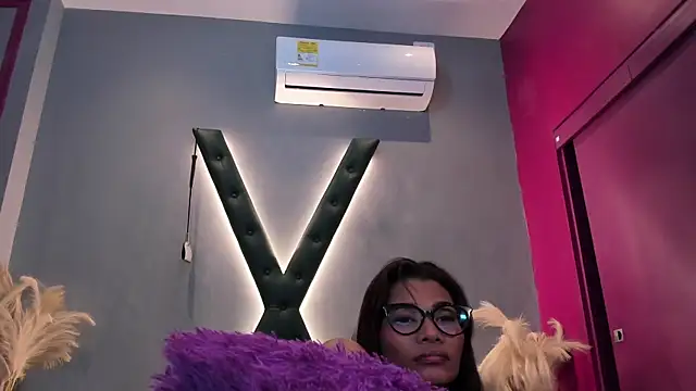 AtheneaBrownn's Live XXX Chat