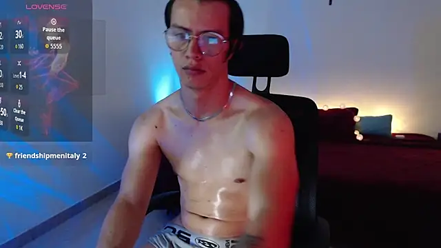 Brandon_starkk élő XXX-chatje