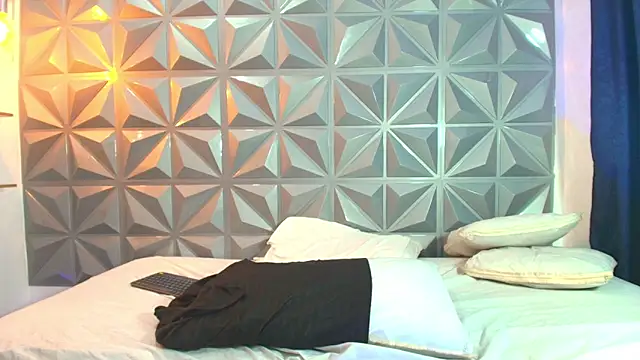 Emmy_lander1n Live XXX chat