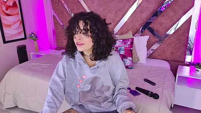 KatherineGomez লাইভ XXX চ্যাট
