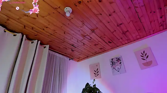 Imlauraa's Live XXX Chat