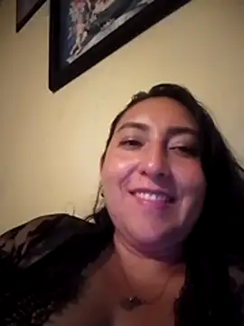 Chat +18 de Valeria_montana_ ao vivo