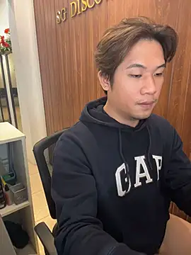 Titanryu 在線直播表演