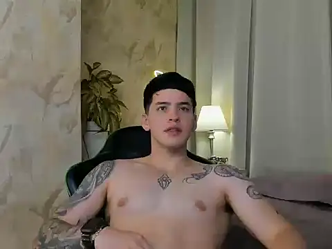 Chatroom XXX en direct de RONNY_COLTON