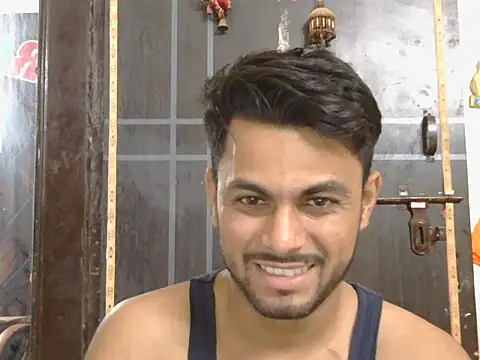 Stubborndesiboy 在線直播表演
