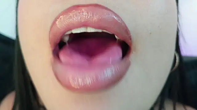 Chat XXX ao vivo de mia_roux1