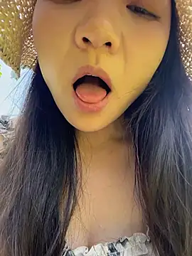 xiaochengzi505 网络视讯表演