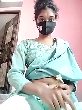 Urmi-2 Live XXX-chat