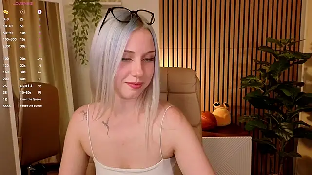 XXX chat uživo modela CatEyePro
