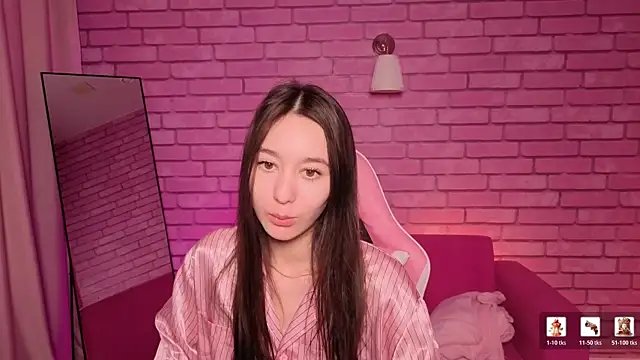 Nicole_Brownie Chat XXX in diretta