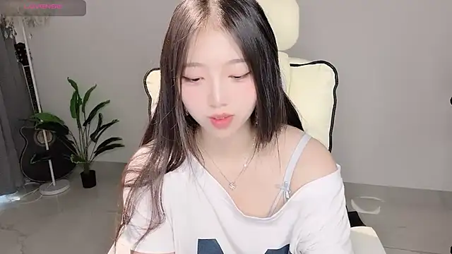 XXX chat uživo modela Yukiy8877