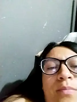 Show webcam de LatinSquirtBaby