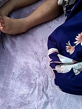 akina667 在線直播表演