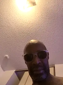 Bulgemaster001's Webcam Show