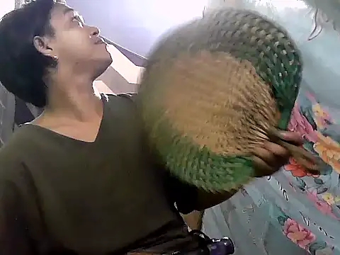 bj_l0ve 在線直播表演