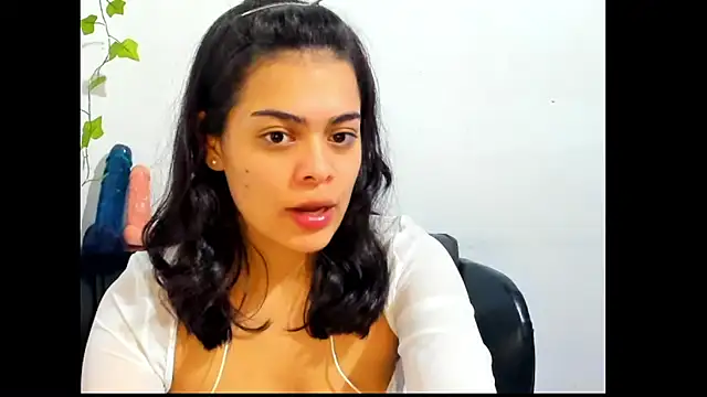 Antonella_Gomez22 Adlı Modelin Canlı XXX Sohbeti