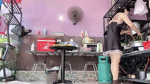LinhChi_9x Live XXX Chat