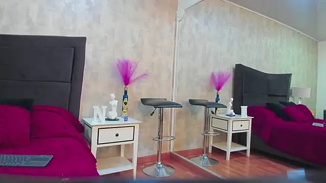 NahomyCarther Webcam-Show