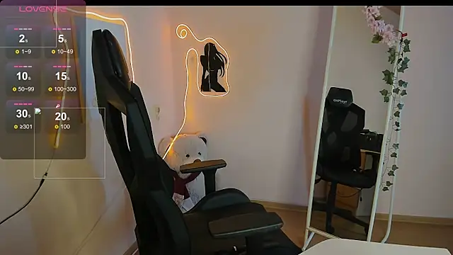 EvelinaLuu Live XXX-chat