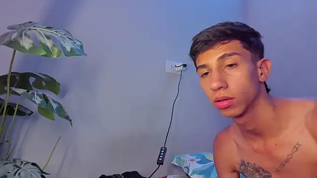 lucian_daviiのライブXXXチャット