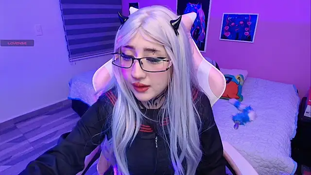 Miwa_violet élő XXX-chatje