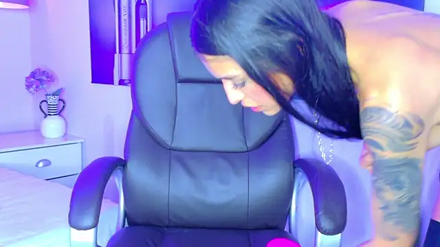 BunnyWolf_ Chat XXX in diretta