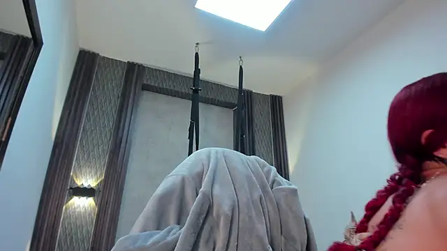 selene_red_ live XXX chat