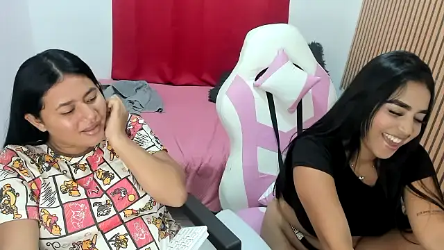 Show de Tatihot69 na webcam