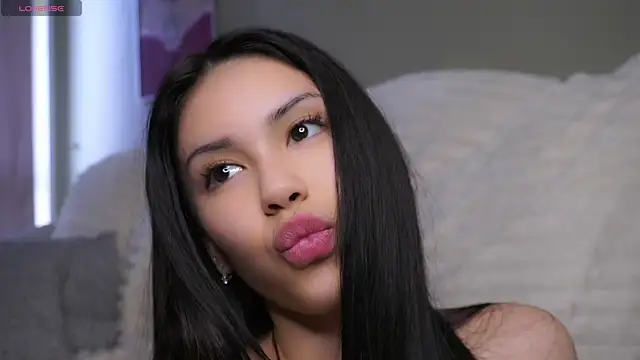 XXX chat uživo modela SulemaNeugin