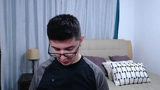 Živý XXX chat BlackFoXXX69