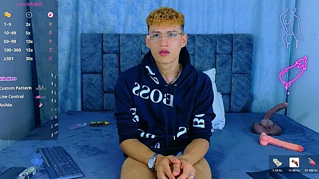 NicolasTorrez Webcam Show