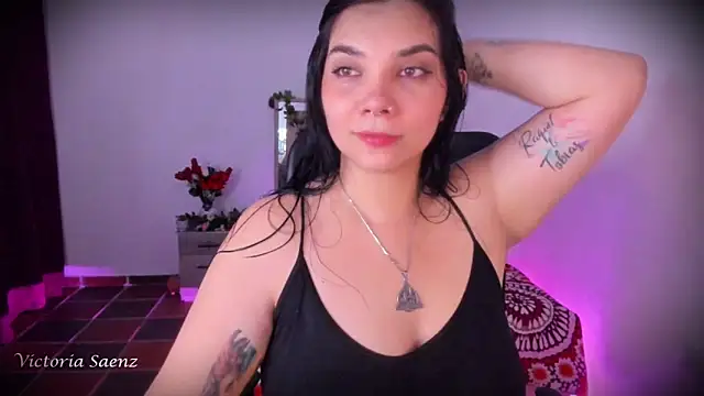 victoriaasaenz_: απευθείας συνομιλία ΧΧΧ